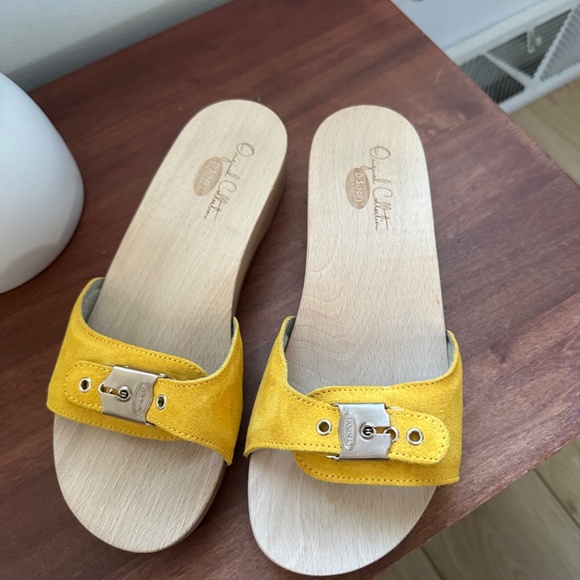 Dr. Scholl's Original Women's Sandals  - Yellow Suede - Size 8 - Picture 5 of 6